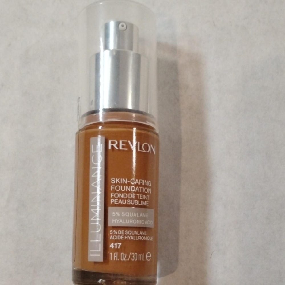 Revlon Skin-Caring Foundation - Warm Caramel 417 Medium Coverage Hydrating Boho